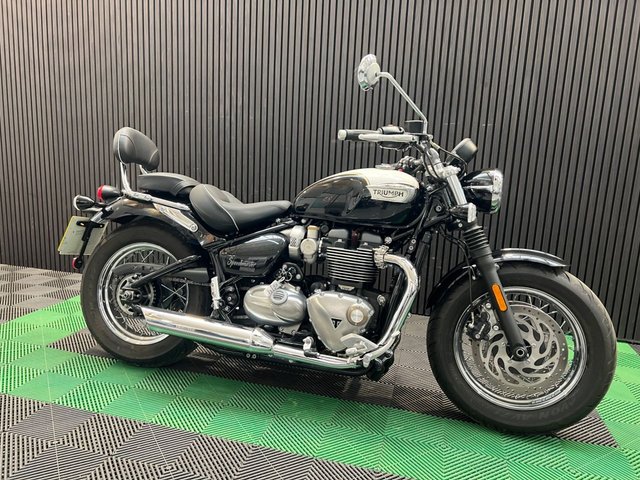 View our TRIUMPH SPEEDMASTER 1200
