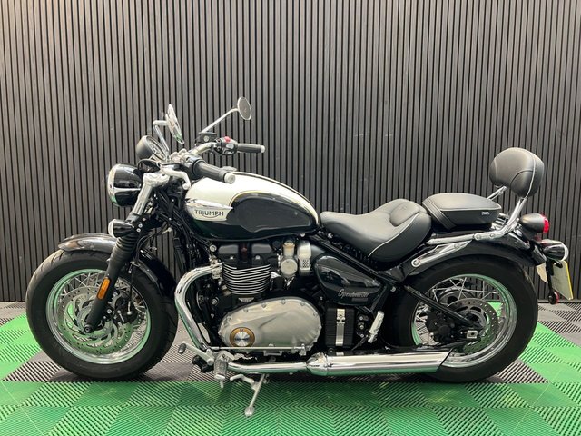 View our TRIUMPH SPEEDMASTER 1200