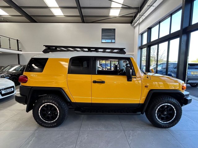View our TOYOTA FJ CRUISER