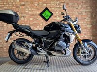 USED 2023 73 BMW R 1250 R SE. TRIPLE BLACK. ONLY 209 MILES. TOP BOX. JUST HAD A BMW SERVICE TOO. Genuine, very low mileage