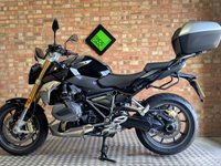 USED 2023 73 BMW R 1250 R SE. TRIPLE BLACK. ONLY 209 MILES. TOP BOX. JUST HAD A BMW SERVICE TOO. Genuine, very low mileage