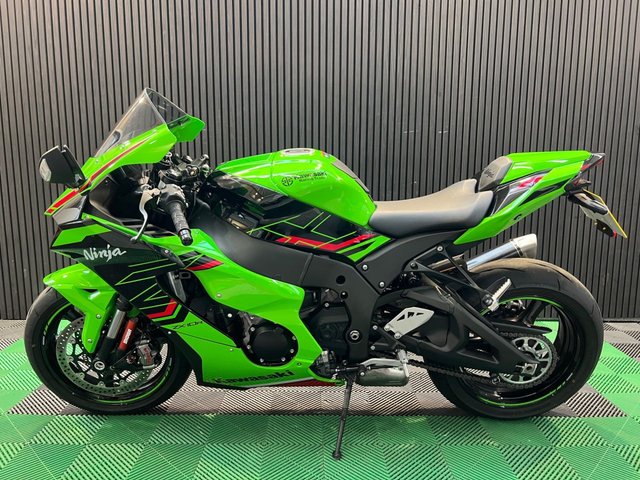 View our KAWASAKI NINJA ZX-10R