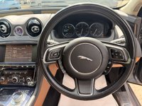 USED 2010 60 JAGUAR XJ 3.0d V6 Portfolio Saloon 4dr Diesel Auto Euro 5 (275 ps) 