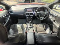 USED 2018 68 VOLVO V40 2.0 T3 GPF R-Design Nav Plus Hatchback 5dr Petrol Manual Euro 6 (s/s) (152 ps) 