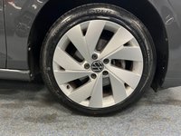 USED 2022 71 VOLKSWAGEN GOLF 1.5 eTSI MHEV Style Hatchback 5dr Petrol Hybrid DSG Euro 6 (s/s) (150 ps) + 1 OWNER + FULL SERVICE HISTORY + 6 MONTHS WARRANTY + MIN 6 MONTHS MOT + SATNAV + APP CONNECT +
