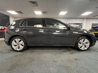 USED 2022 71 VOLKSWAGEN GOLF 1.5 eTSI MHEV Style Hatchback 5dr Petrol Hybrid DSG Euro 6 (s/s) (150 ps) FULL SERVICE HISTORY + 6 MONTHS WARRANTY + MIN 6 MONTHS MOT + SATNAV + APP CONNECT +