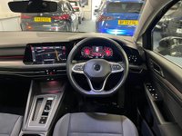 USED 2022 71 VOLKSWAGEN GOLF 1.5 eTSI MHEV Style Hatchback 5dr Petrol Hybrid DSG Euro 6 (s/s) (150 ps) FULL SERVICE HISTORY + 6 MONTHS WARRANTY + MIN 6 MONTHS MOT + SATNAV + APP CONNECT +