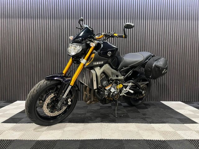 View our YAMAHA MT-09