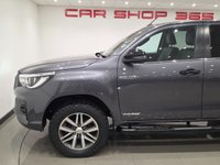 USED 2020 20 TOYOTA HI-LUX 2.4 D-4D Invincible X Pickup Double Cab 4dr Diesel Manual 4WD Euro 6 (s/s) (TSS) (150 ps) 