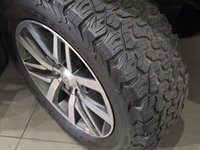 USED 2020 20 TOYOTA HI-LUX 2.4 D-4D Invincible X Pickup Double Cab 4dr Diesel Manual 4WD Euro 6 (s/s) (TSS) (150 ps) 