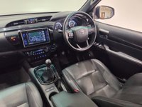 USED 2020 20 TOYOTA HI-LUX 2.4 D-4D Invincible X Pickup Double Cab 4dr Diesel Manual 4WD Euro 6 (s/s) (TSS) (150 ps) 