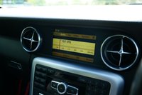 USED 2011 61 MERCEDES-BENZ SLK 1.8 SLK200 BlueEfficiency Edition 125 Convertible 2dr Petrol G-Tronic+ Euro 5 (s/s) (184 ps) CALCITE WHITE PAINTWORK + SAT NAV + DAB RADIO + BLUETOOTH