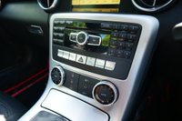 USED 2011 61 MERCEDES-BENZ SLK 1.8 SLK200 BlueEfficiency Edition 125 Convertible 2dr Petrol G-Tronic+ Euro 5 (s/s) (184 ps) CALCITE WHITE PAINTWORK + SAT NAV + DAB RADIO + BLUETOOTH