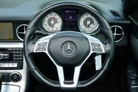 USED 2011 61 MERCEDES-BENZ SLK 1.8 SLK200 BlueEfficiency Edition 125 Convertible 2dr Petrol G-Tronic+ Euro 5 (s/s) (184 ps) CALCITE WHITE PAINTWORK + SAT NAV + DAB RADIO + BLUETOOTH