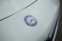 USED 2011 61 MERCEDES-BENZ SLK 1.8 SLK200 BlueEfficiency Edition 125 Convertible 2dr Petrol G-Tronic+ Euro 5 (s/s) (184 ps) CALCITE WHITE PAINTWORK + SAT NAV + DAB RADIO + BLUETOOTH