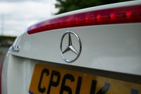 USED 2011 61 MERCEDES-BENZ SLK 1.8 SLK200 BlueEfficiency Edition 125 Convertible 2dr Petrol G-Tronic+ Euro 5 (s/s) (184 ps) CALCITE WHITE PAINTWORK + SAT NAV + DAB RADIO + BLUETOOTH