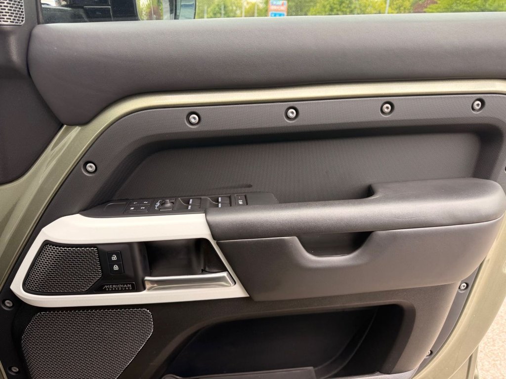 USED 2022 72 LAND ROVER DEFENDER 3.0 D300 MHEV HSE SUV 5dr Diesel Auto 4WD Euro 6 (s/s) (300 ps) BRAND NEW 22" WHEELS AND TYRES