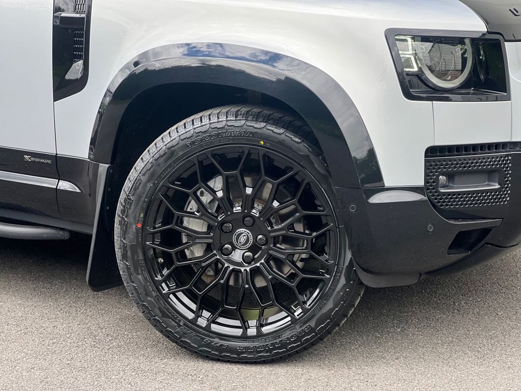 USED 2021 21 LAND ROVER DEFENDER 3.0 D300 MHEV X-Dynamic HSE SUV 5dr Diesel Auto 4WD Euro 6 (s/s) (300 ps) BRAND NEW 22" WHEELS & TYRES!