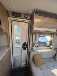USED COACHMAN VIP 575 Stunning caravan,just serviced