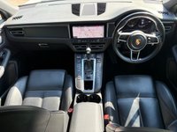 USED 2020 70 PORSCHE MACAN 2.0T SUV 5dr Petrol PDK 4WD Euro 6 (s/s) (245 ps) SATELLITE NAVIGATION/DAB RADIO
