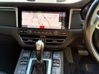 USED 2020 70 PORSCHE MACAN 2.0T SUV 5dr Petrol PDK 4WD Euro 6 (s/s) (245 ps) SATELLITE NAVIGATION/DAB RADIO
