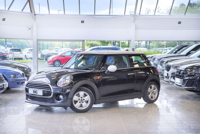 View our MINI Hatch 1.5 Cooper Hatchback 3dr Petrol Manual Euro 6 (s/s) (136 ps)