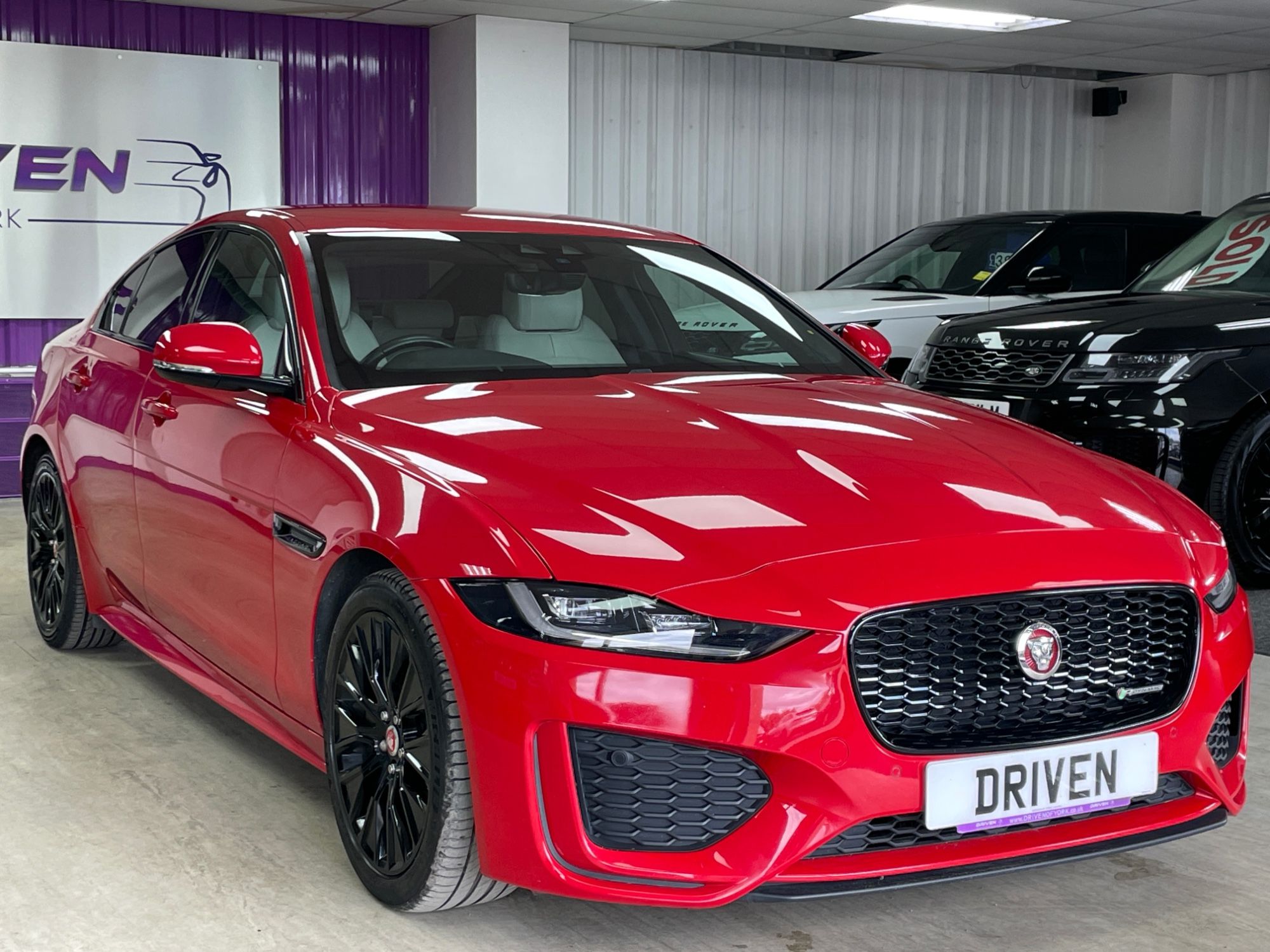 USED 2020 70 JAGUAR XE 2.0 D180 R-Dynamic S Saloon 4dr Diesel Auto Euro 6 (s/s) (180 ps) 