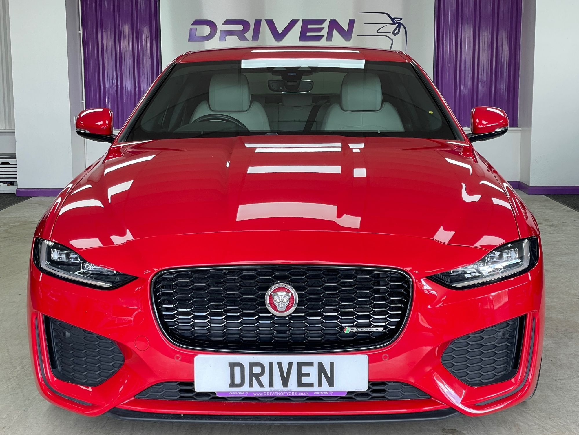 USED 2020 70 JAGUAR XE 2.0 D180 R-Dynamic S Saloon 4dr Diesel Auto Euro 6 (s/s) (180 ps) 