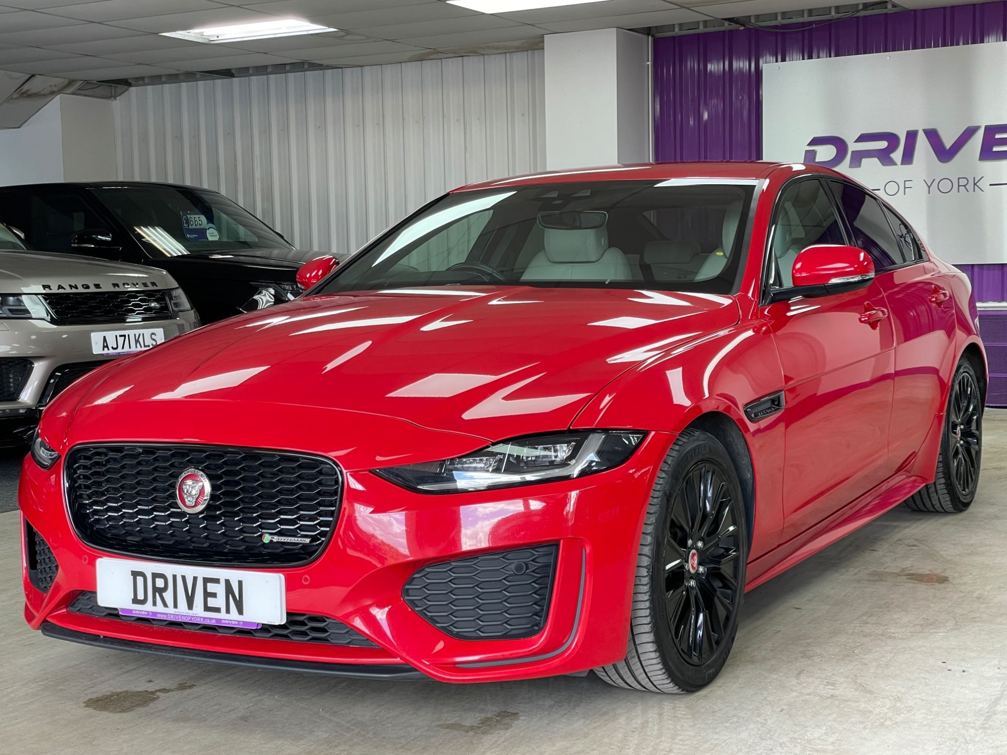 USED 2020 70 JAGUAR XE 2.0 D180 R-Dynamic S Saloon 4dr Diesel Auto Euro 6 (s/s) (180 ps) 