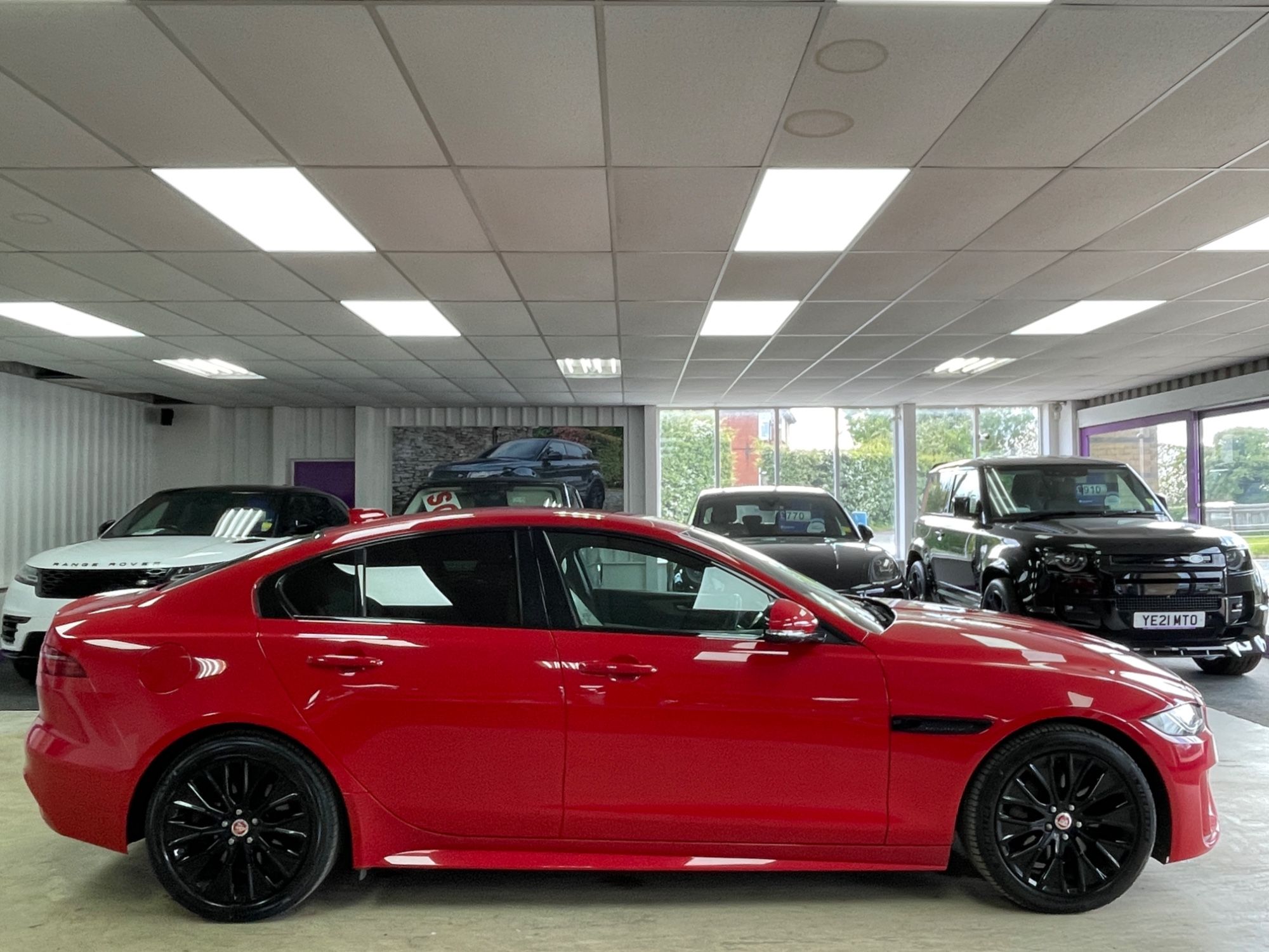 USED 2020 70 JAGUAR XE 2.0 D180 R-Dynamic S Saloon 4dr Diesel Auto Euro 6 (s/s) (180 ps) 