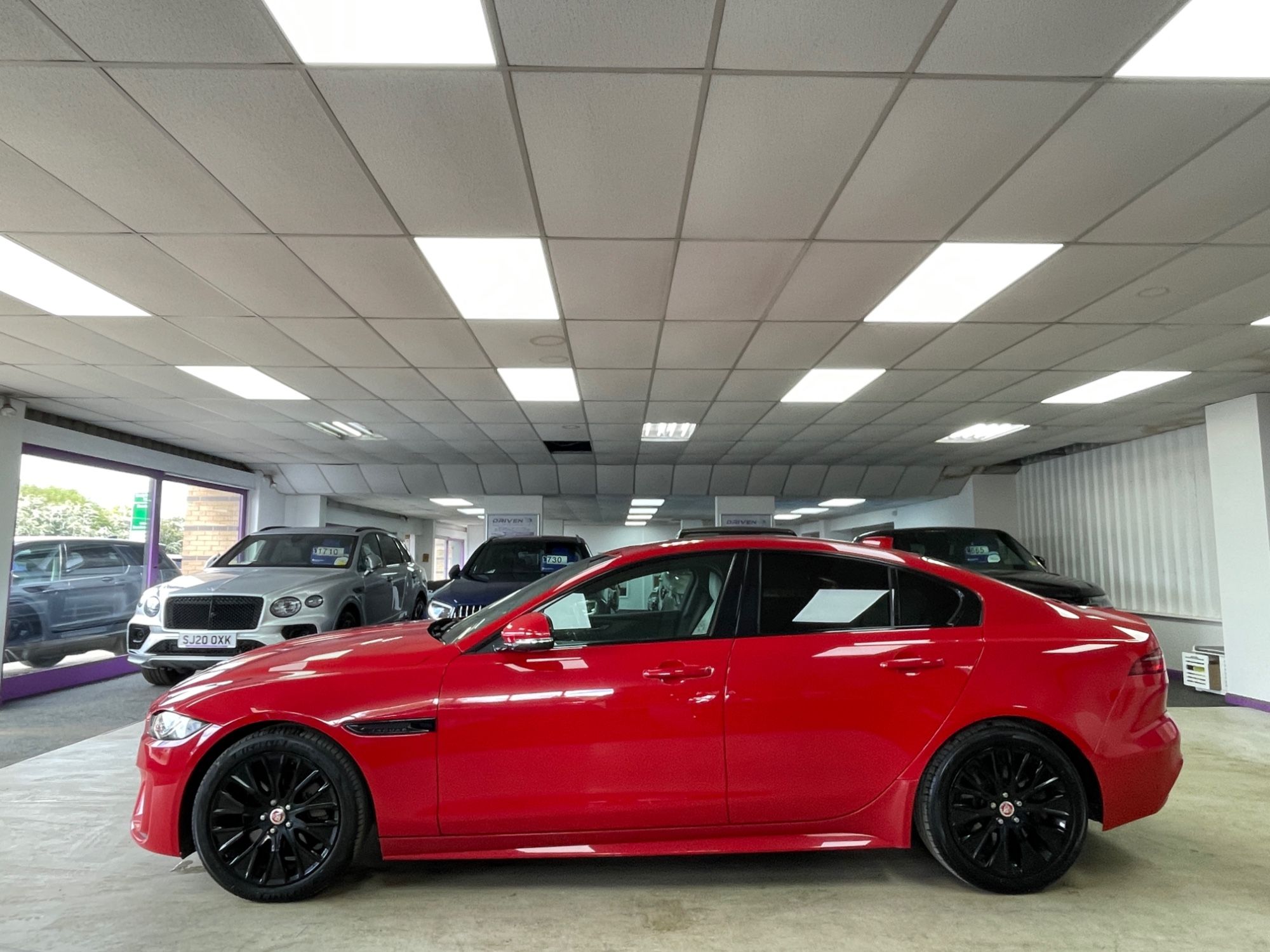 USED 2020 70 JAGUAR XE 2.0 D180 R-Dynamic S Saloon 4dr Diesel Auto Euro 6 (s/s) (180 ps) 