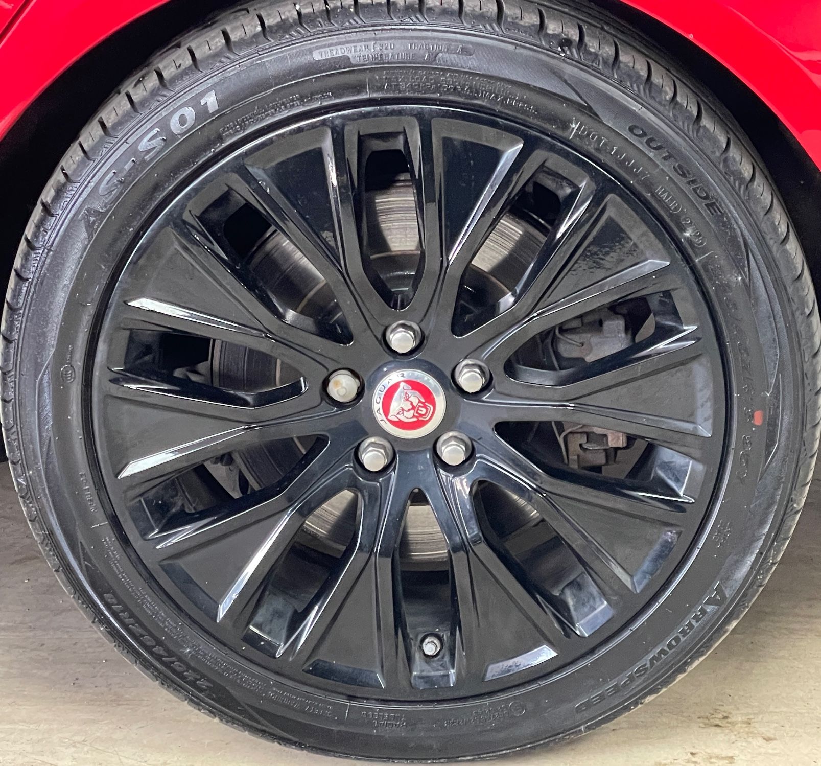 USED 2020 70 JAGUAR XE 2.0 D180 R-Dynamic S Saloon 4dr Diesel Auto Euro 6 (s/s) (180 ps) 