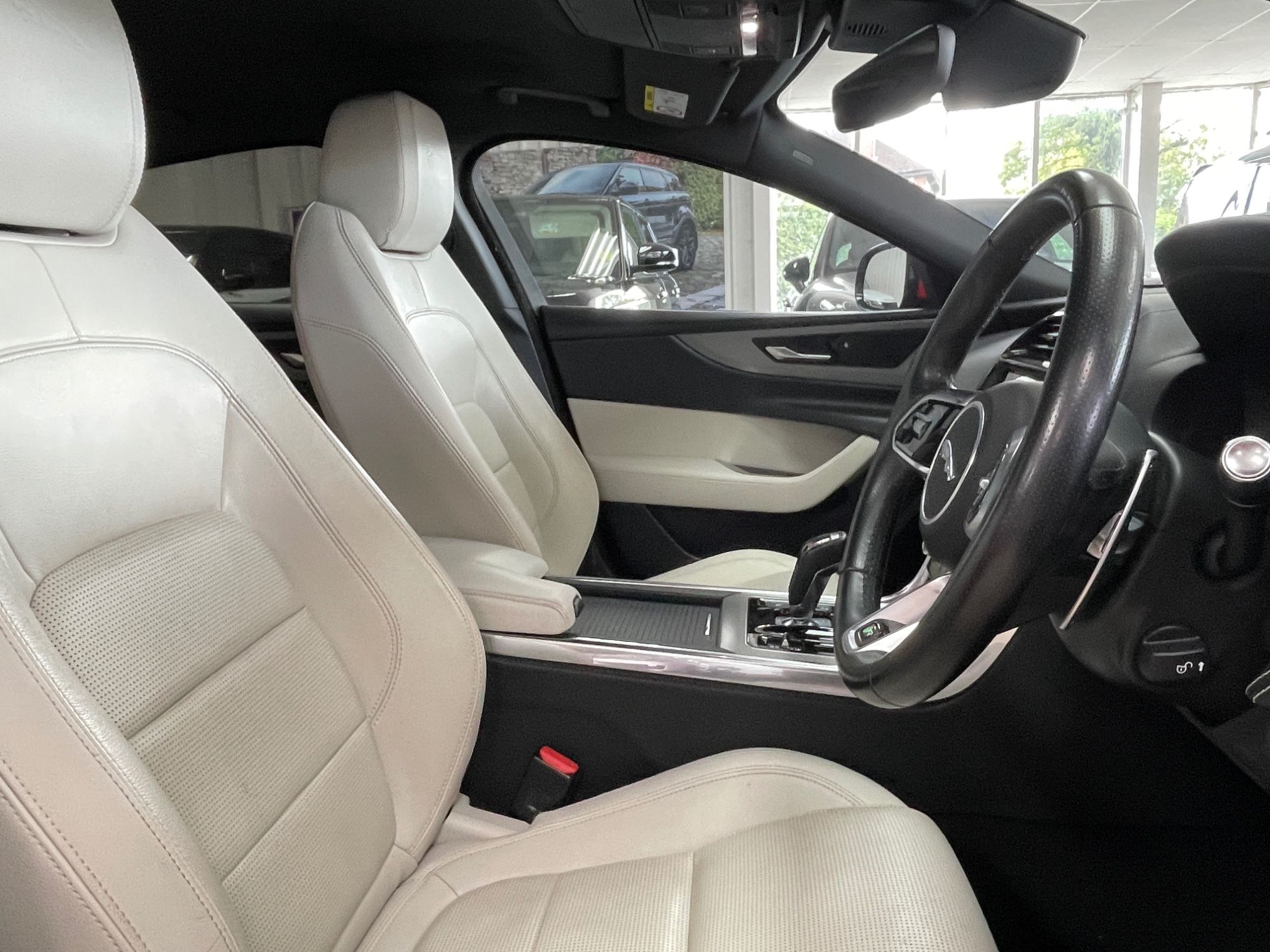 USED 2020 70 JAGUAR XE 2.0 D180 R-Dynamic S Saloon 4dr Diesel Auto Euro 6 (s/s) (180 ps) 
