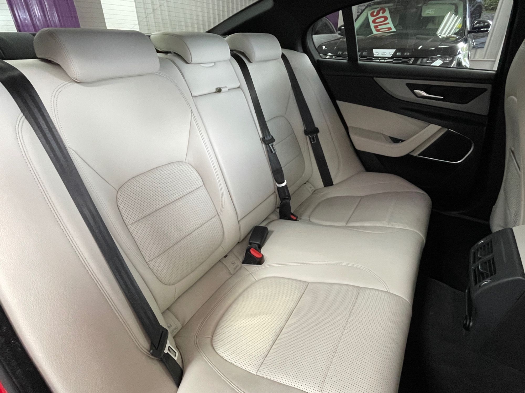 USED 2020 70 JAGUAR XE 2.0 D180 R-Dynamic S Saloon 4dr Diesel Auto Euro 6 (s/s) (180 ps) 