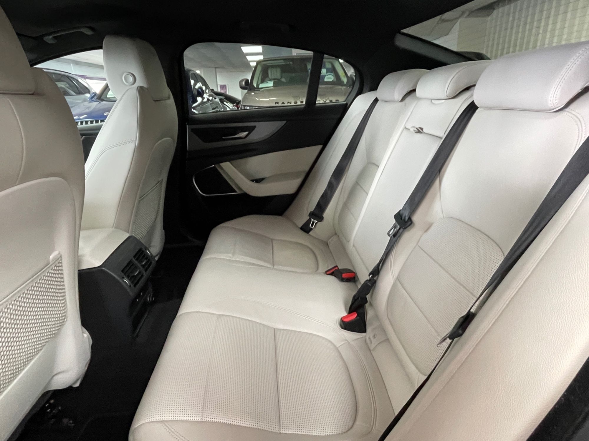 USED 2020 70 JAGUAR XE 2.0 D180 R-Dynamic S Saloon 4dr Diesel Auto Euro 6 (s/s) (180 ps) 