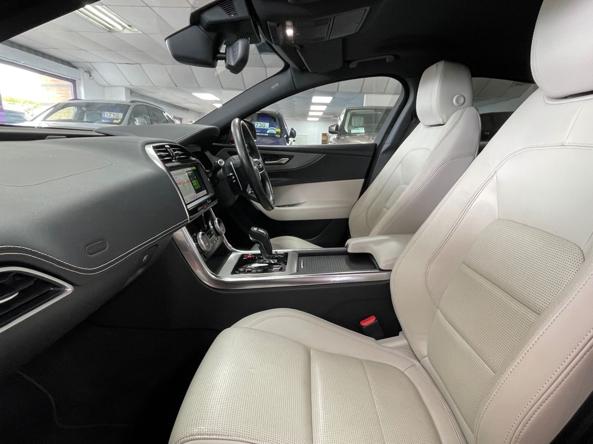 USED 2020 70 JAGUAR XE 2.0 D180 R-Dynamic S Saloon 4dr Diesel Auto Euro 6 (s/s) (180 ps) 