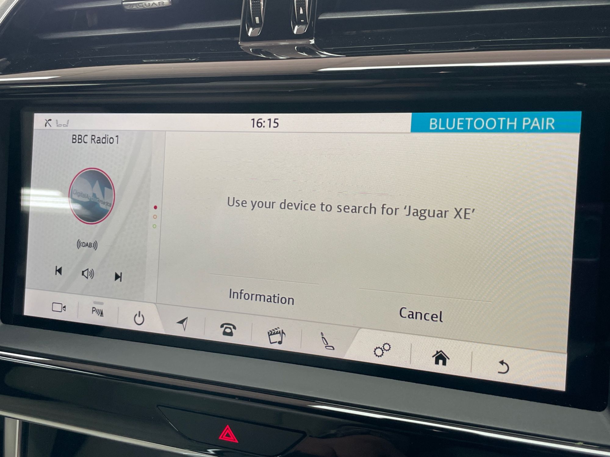 USED 2020 70 JAGUAR XE 2.0 D180 R-Dynamic S Saloon 4dr Diesel Auto Euro 6 (s/s) (180 ps) 