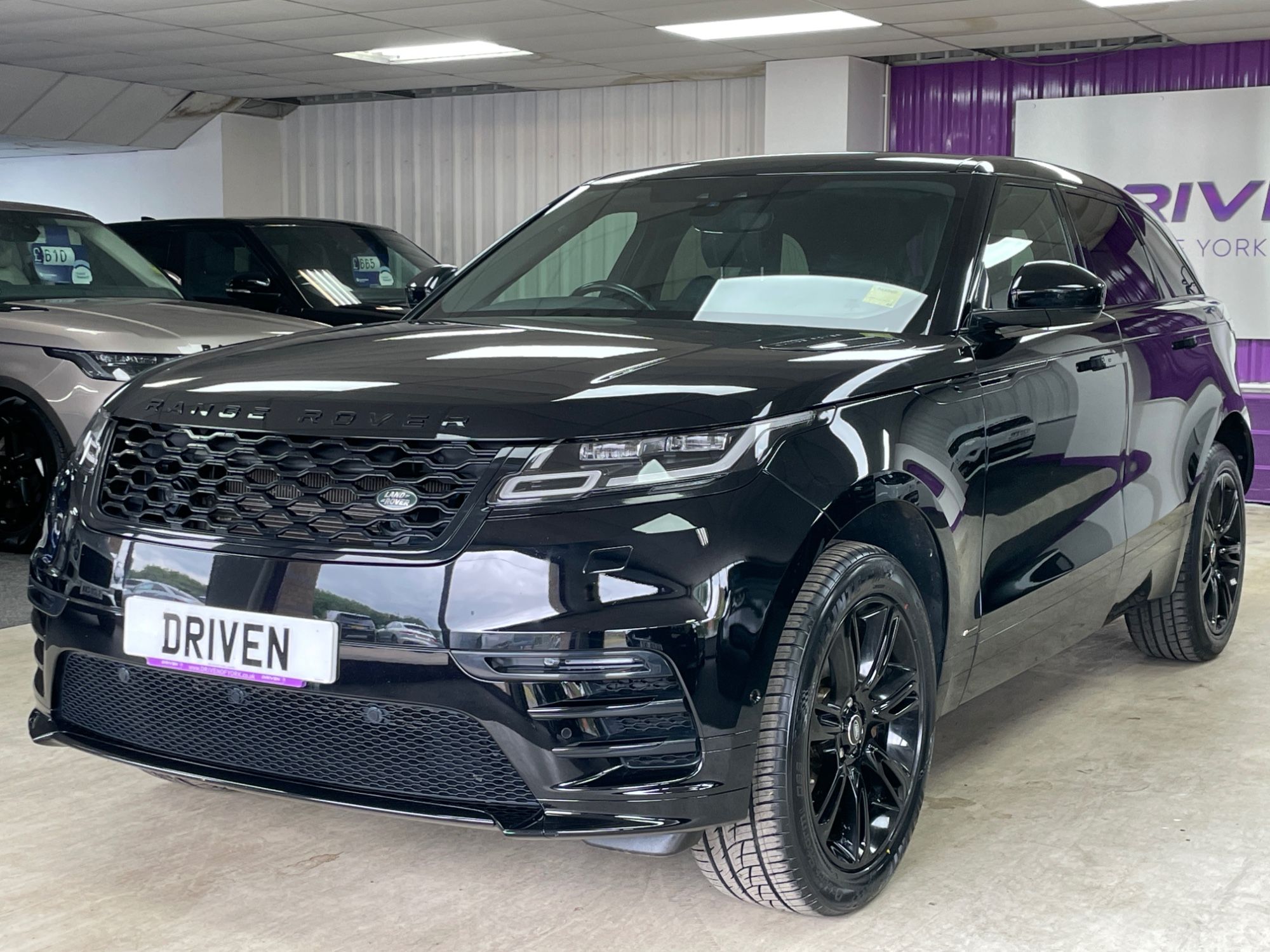 USED 2019 19 LAND ROVER RANGE ROVER VELAR 2.0 P250 R-Dynamic SE SUV 5dr Petrol Auto 4WD Euro 6 (s/s) (250 ps) 