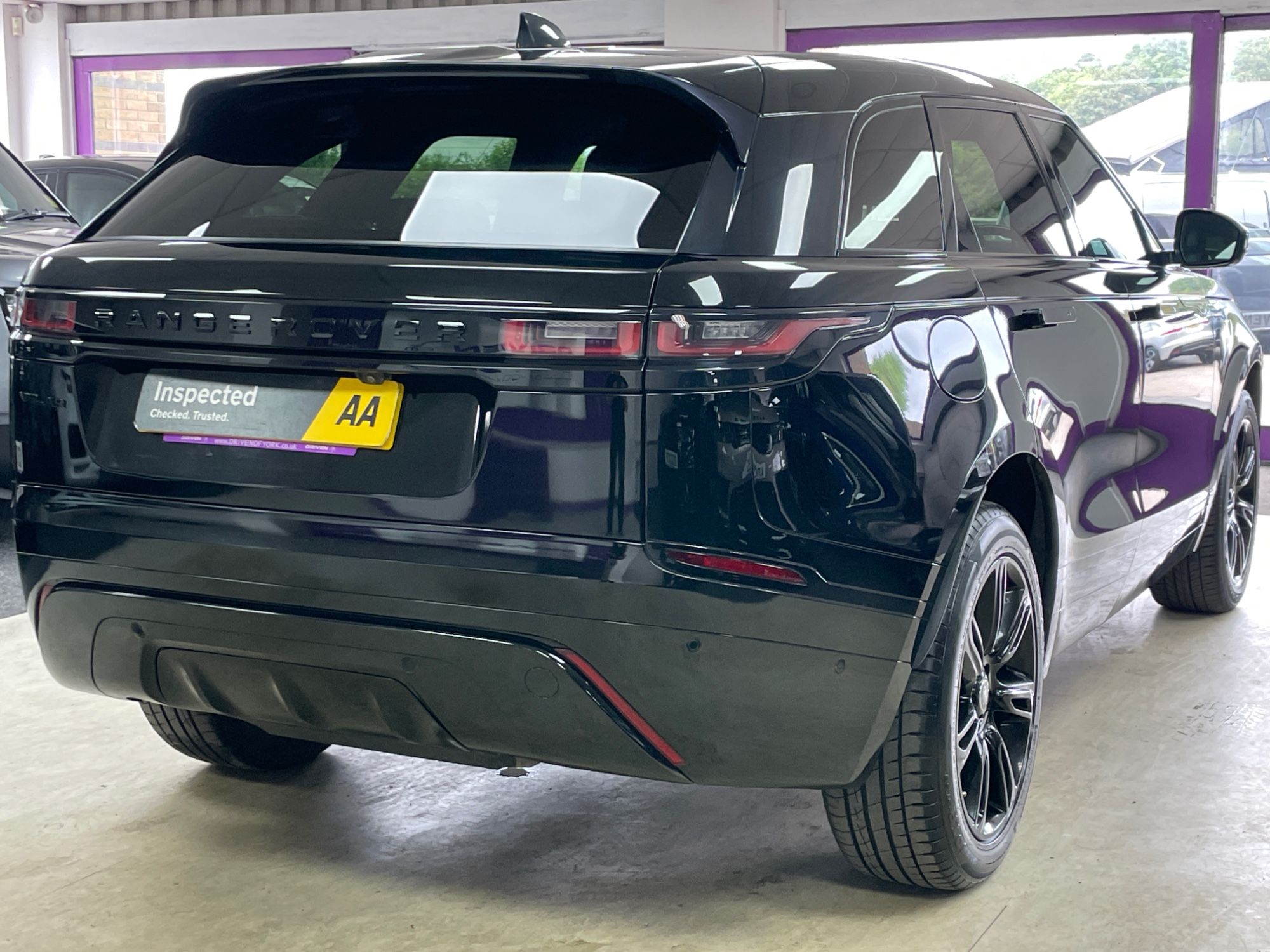 USED 2019 19 LAND ROVER RANGE ROVER VELAR 2.0 P250 R-Dynamic SE SUV 5dr Petrol Auto 4WD Euro 6 (s/s) (250 ps) 