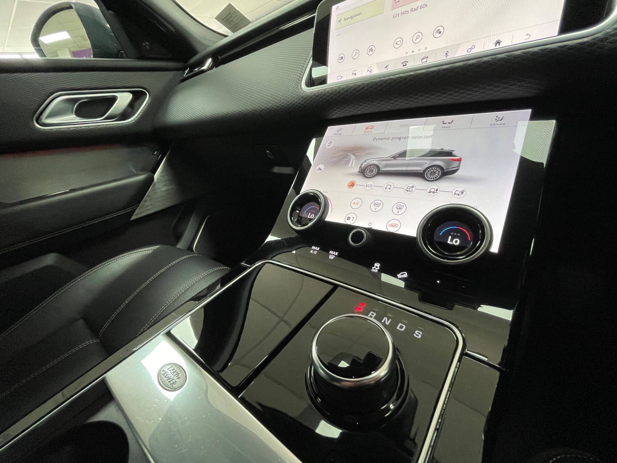 USED 2019 19 LAND ROVER RANGE ROVER VELAR 2.0 P250 R-Dynamic SE SUV 5dr Petrol Auto 4WD Euro 6 (s/s) (250 ps) 