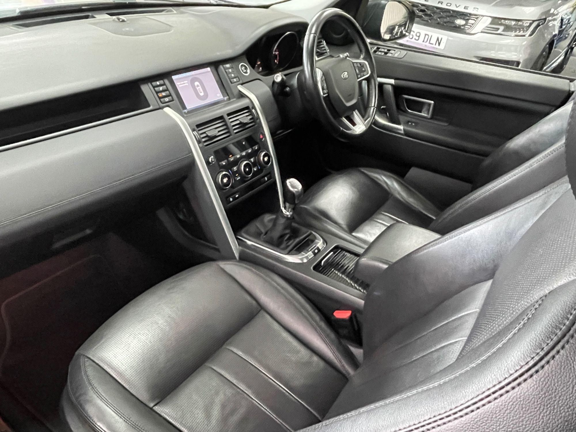 USED 2018 68 LAND ROVER DISCOVERY SPORT 2.0 eD4 HSE SUV 5dr Diesel Manual Euro 6 (s/s) (5 Seat) (150 ps) 