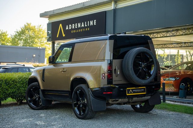 View our LAND ROVER DEFENDER 90