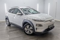 USED 2020 20 HYUNDAI KONA 64kWh Premium SE SUV 5dr Electric Auto (7kW Charger) (204 ps) 17 INCH ALLOY WHEELS,  PARKING SENSORS - REAR CAMERA , HEAD-UP DISPLAY , HEATED SEATS , APPLE CARPLAY - ANDROID AUTO , FULL SERVICE HISTORY