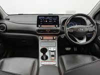 USED 2020 20 HYUNDAI KONA 64kWh Premium SE SUV 5dr Electric Auto (7kW Charger) (204 ps) 17 INCH ALLOY WHEELS,  PARKING SENSORS - REAR CAMERA , HEAD-UP DISPLAY , HEATED SEATS , APPLE CARPLAY - ANDROID AUTO , FULL SERVICE HISTORY