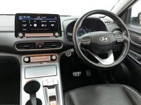 USED 2020 20 HYUNDAI KONA 64kWh Premium SE SUV 5dr Electric Auto (7kW Charger) (204 ps) 17 INCH ALLOY WHEELS,  PARKING SENSORS - REAR CAMERA , HEAD-UP DISPLAY , HEATED SEATS , APPLE CARPLAY - ANDROID AUTO , FULL SERVICE HISTORY
