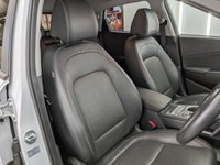 USED 2020 20 HYUNDAI KONA 64kWh Premium SE SUV 5dr Electric Auto (7kW Charger) (204 ps) 17 INCH ALLOY WHEELS,  PARKING SENSORS - REAR CAMERA , HEAD-UP DISPLAY , HEATED SEATS , APPLE CARPLAY - ANDROID AUTO , FULL SERVICE HISTORY