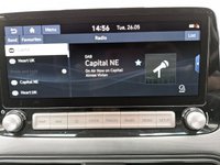 USED 2020 20 HYUNDAI KONA 64kWh Premium SE SUV 5dr Electric Auto (7kW Charger) (204 ps) 17 INCH ALLOY WHEELS,  PARKING SENSORS - REAR CAMERA , HEAD-UP DISPLAY , HEATED SEATS , APPLE CARPLAY - ANDROID AUTO , FULL SERVICE HISTORY