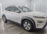 USED 2020 20 HYUNDAI KONA 64kWh Premium SE SUV 5dr Electric Auto (7kW Charger) (204 ps) 17 INCH ALLOY WHEELS,  PARKING SENSORS - REAR CAMERA , HEAD-UP DISPLAY , HEATED SEATS , APPLE CARPLAY - ANDROID AUTO , FULL SERVICE HISTORY