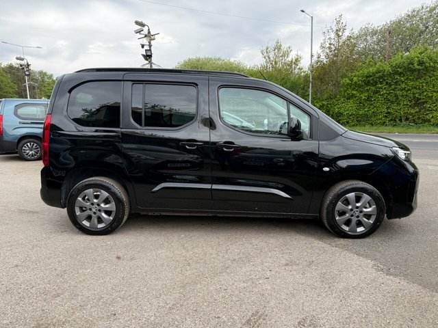 View our VAUXHALL Combo Life Electric