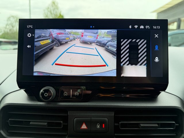 View our VAUXHALL Combo Life Electric